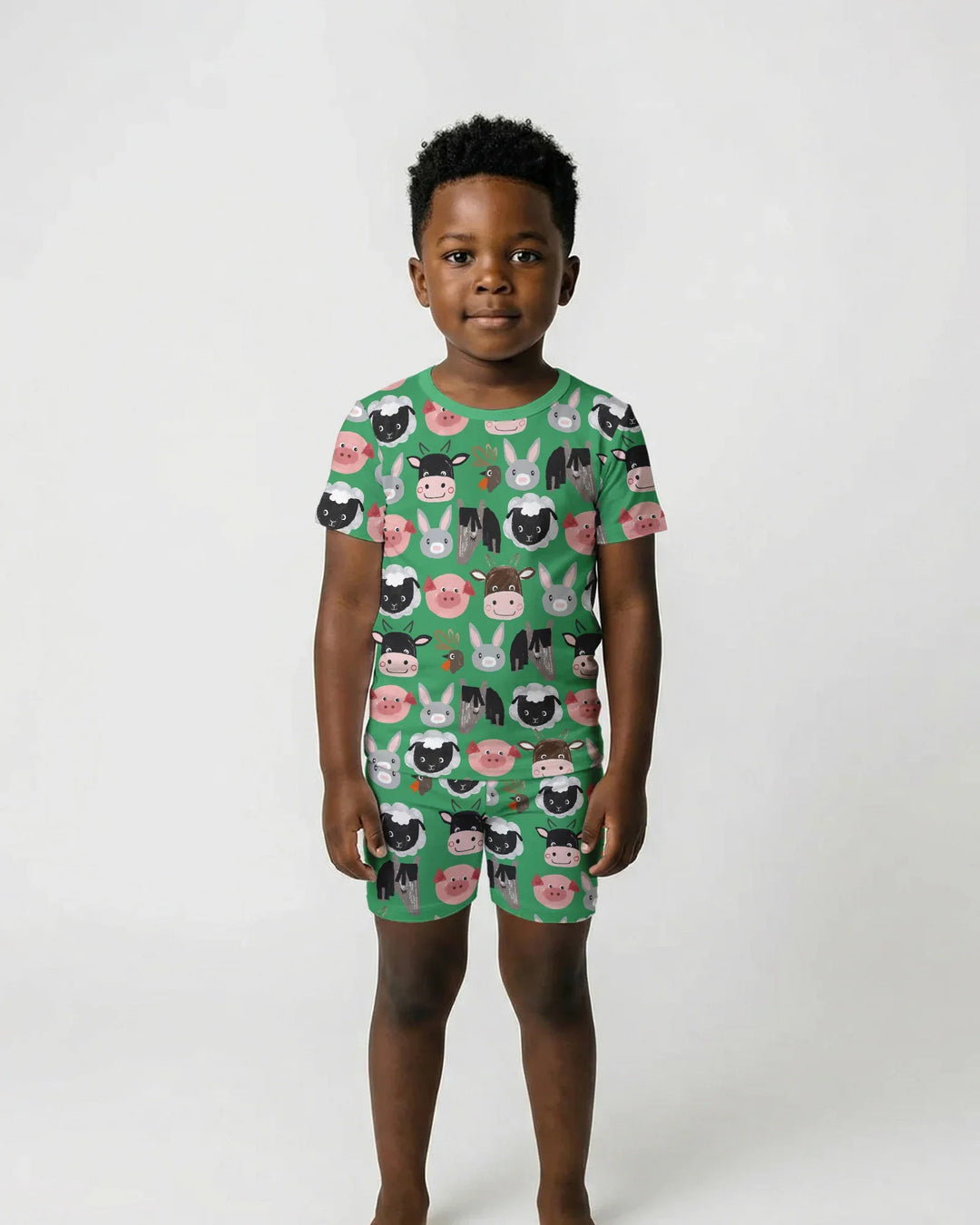 Template Zweiteiliges Pyjama-Set mit kurzen Ärmeln und Shorts