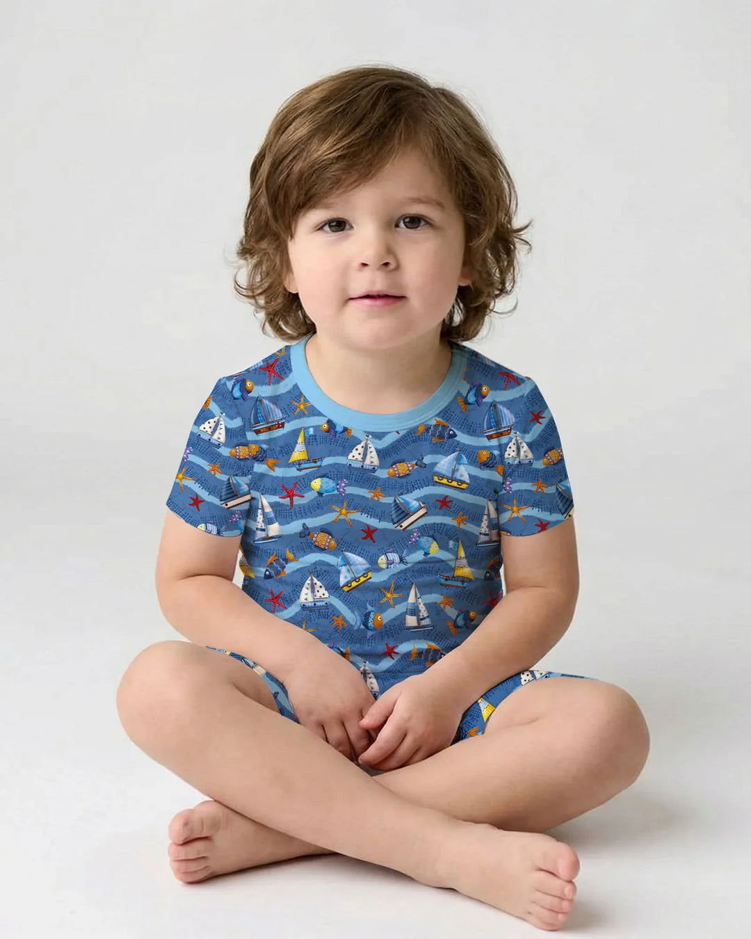 Template Zweiteiliges Pyjama-Set mit kurzen Ärmeln und Shorts