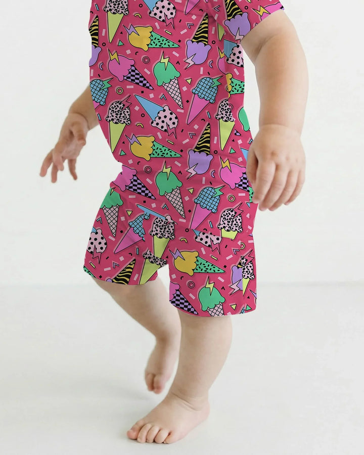 Template Zweiteiliges Pyjama-Set mit kurzen Ärmeln und Shorts