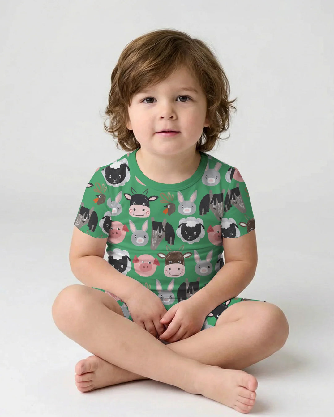 Template Zweiteiliges Pyjama-Set mit kurzen Ärmeln und Shorts