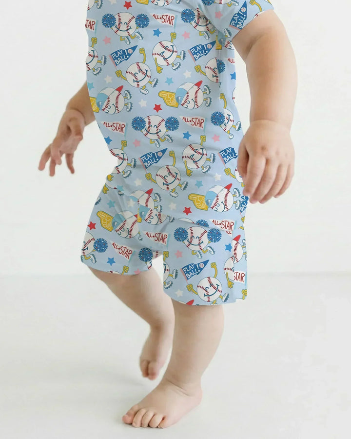 Template Zweiteiliges Pyjama-Set mit kurzen Ärmeln und Shorts