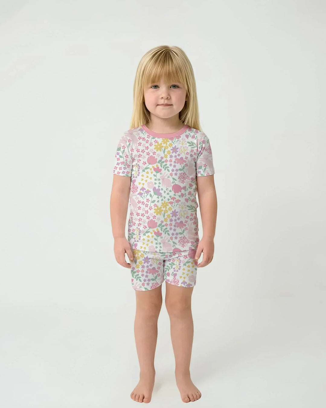 Template Zweiteiliges Pyjama-Set mit kurzen Ärmeln und Shorts