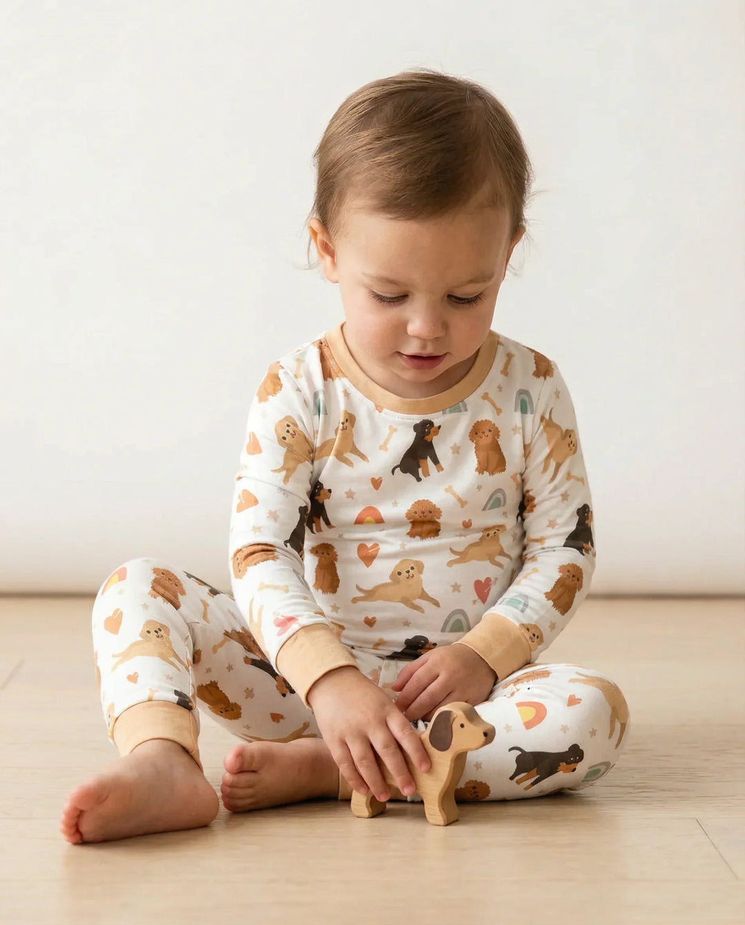 Zweiteiliger Pyjama aus Bambus mit braunen Hunden