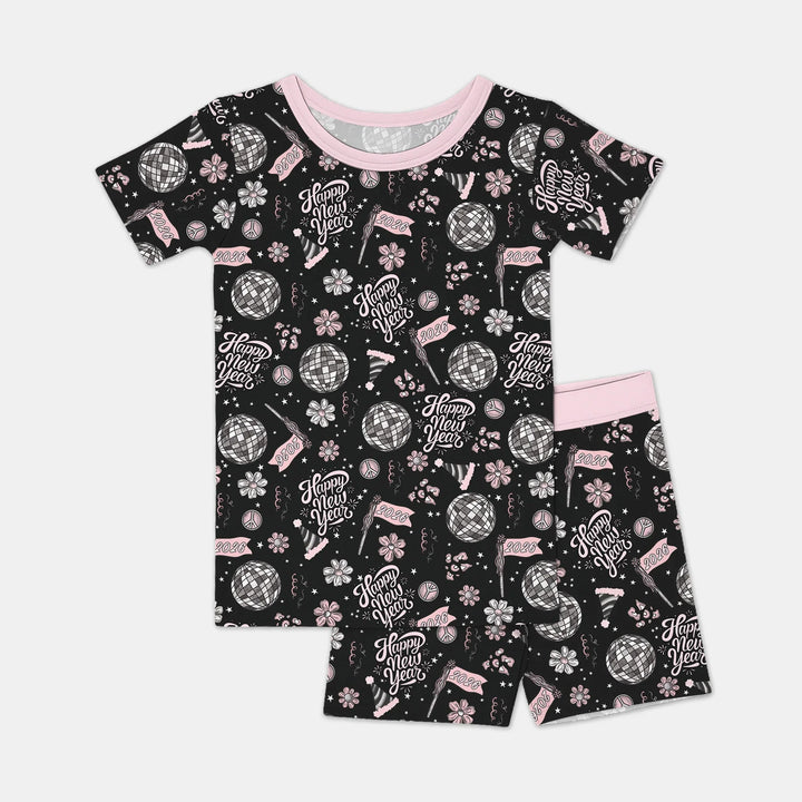 Template Zweiteiliges Pyjama-Set mit kurzen Ärmeln und Shorts