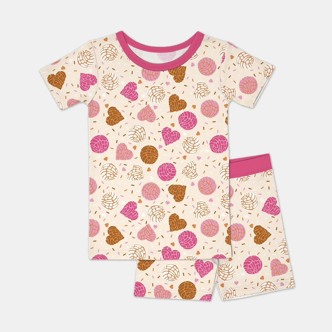 Template Zweiteiliges Pyjama-Set mit kurzen Ärmeln und Shorts