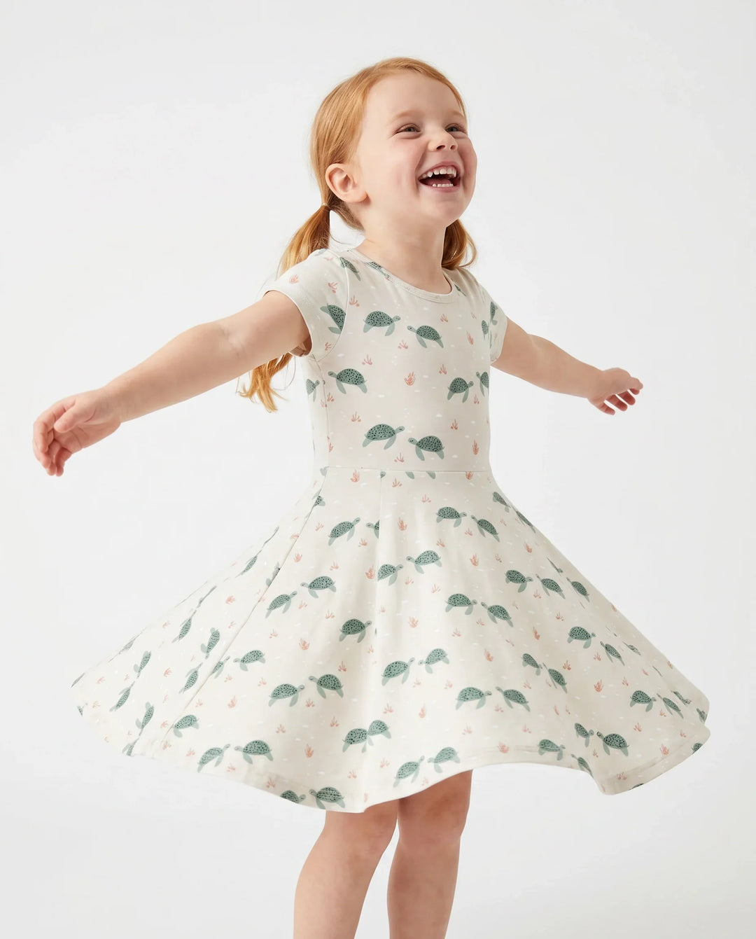 Kleines Meeresschildkröten-Bambus-Drehkleid