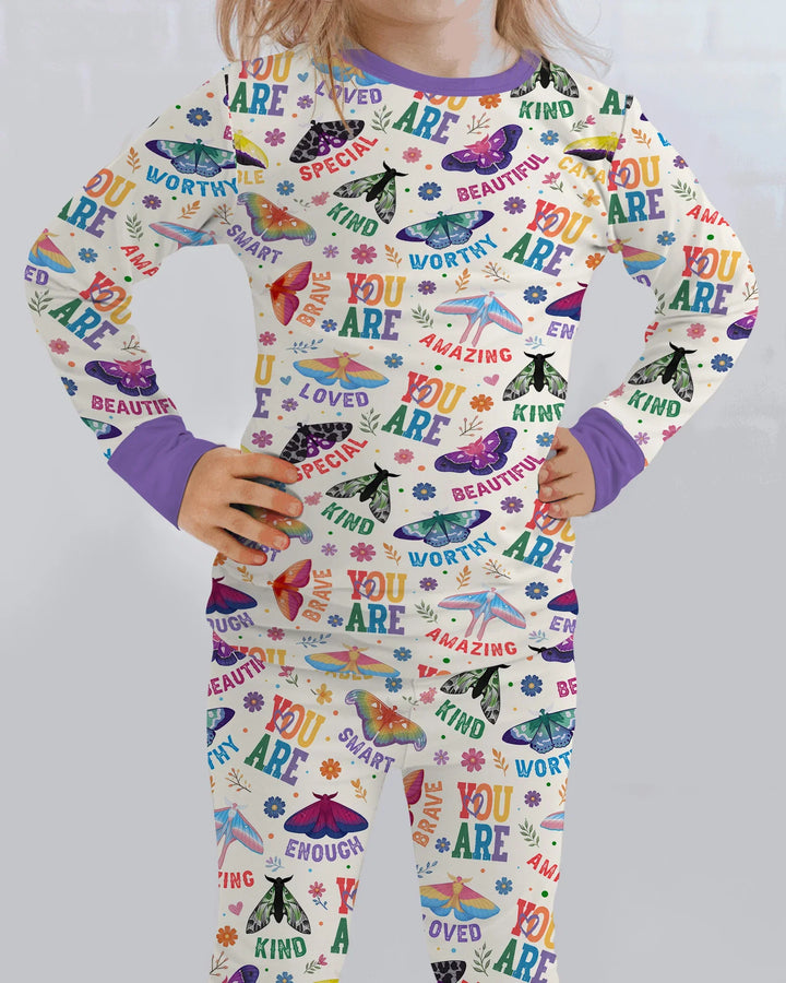 Zweiteiliges Langarm-Pyjama-Set mit Sommerfrüchten