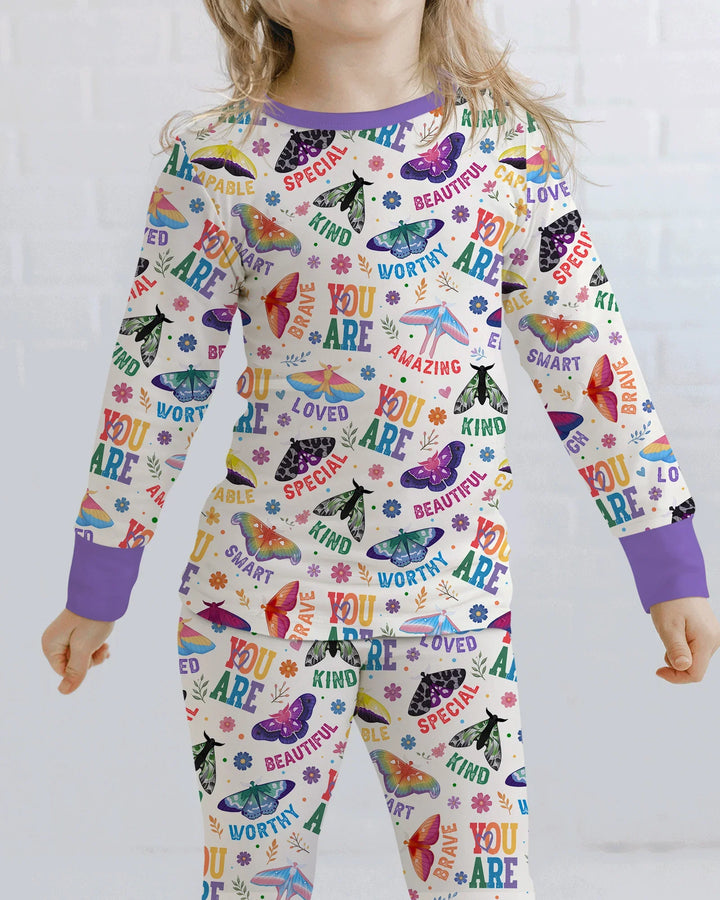 Zweiteiliges Langarm-Pyjama-Set mit Sommerfrüchten
