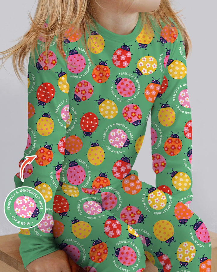 Zweiteiliges Langarm-Pyjama-Set mit Sommerfrüchten