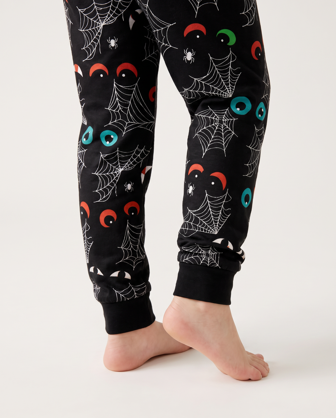 Im Dunkeln leuchtendes gruseliges Spinnennetz-Bambus-Zweiteiler-Kurzarm-Pyjama-Set