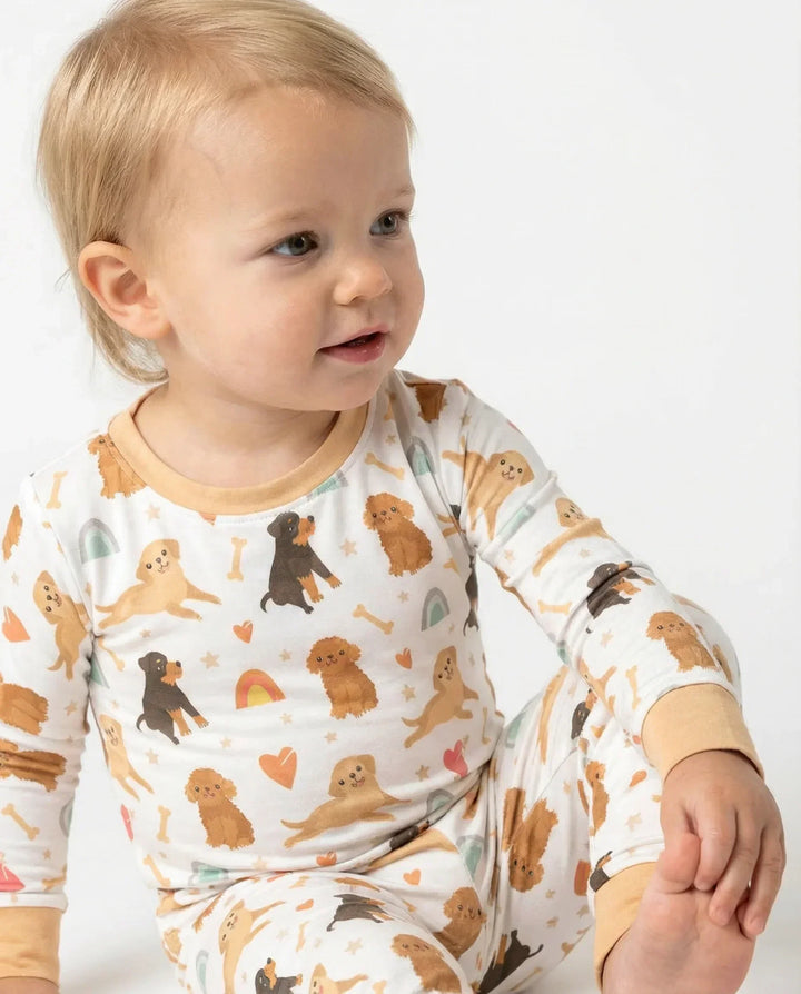 Zweiteiliger Pyjama aus Bambus mit braunen Hunden
