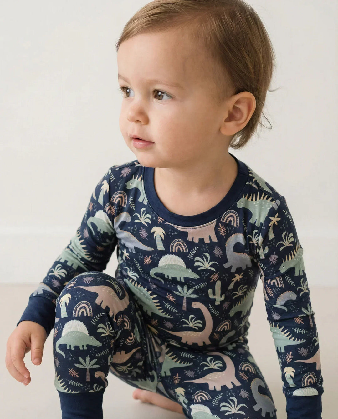 Dunkelblaues Jurassic Jungle Bambus-Zweiteiler-Pyjama-Set