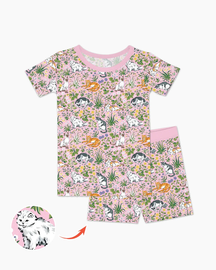Template Zweiteiliges Pyjama-Set mit kurzen Ärmeln und Shorts