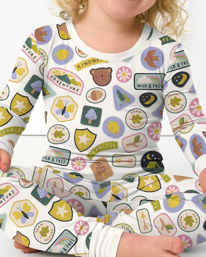 Zweiteiliges Langarm-Pyjama-Set mit Sommerfrüchten