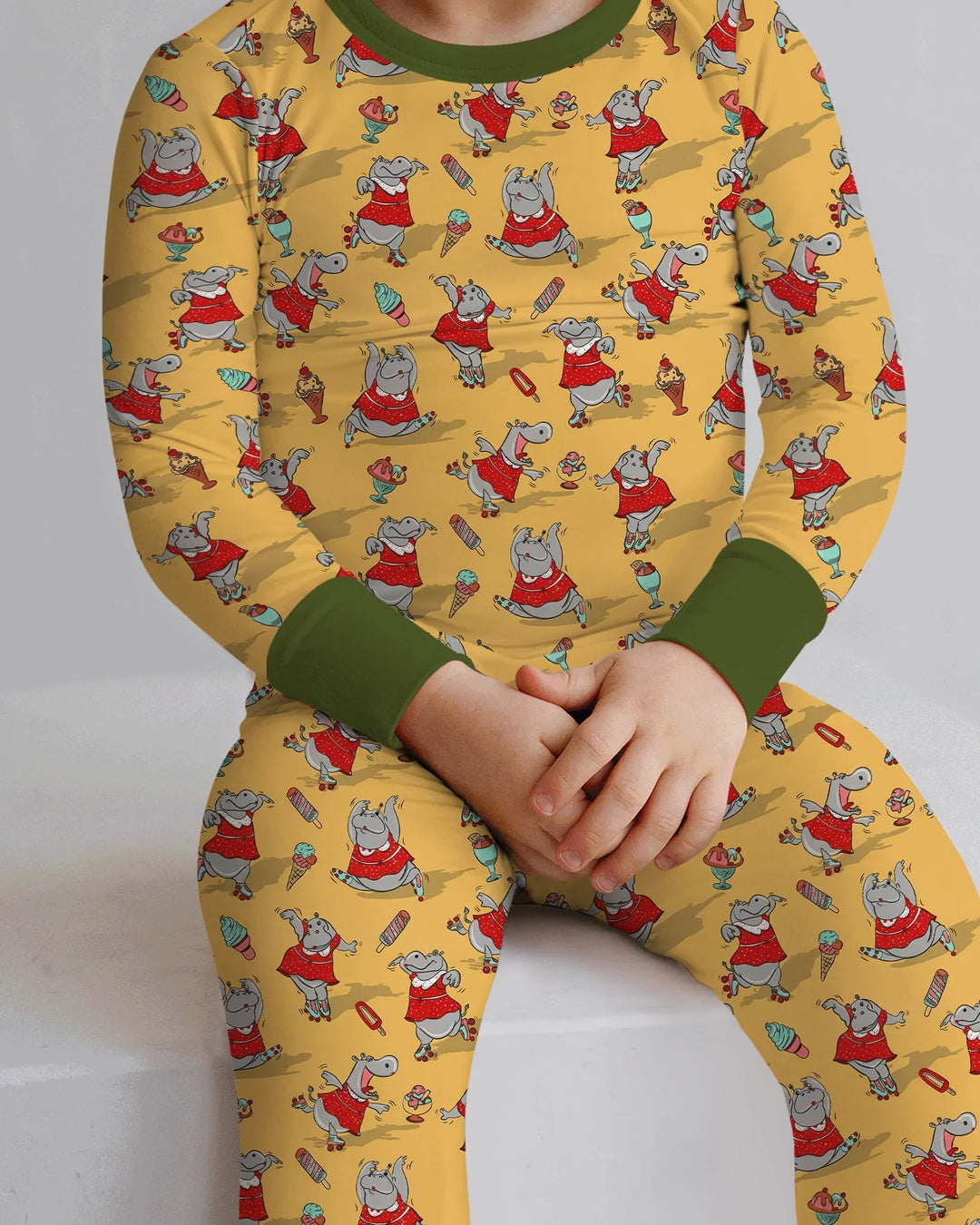 Zweiteiliges Langarm-Pyjama-Set mit Sommerfrüchten