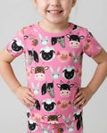 Template Zweiteiliges Pyjama-Set mit kurzen Ärmeln und Shorts