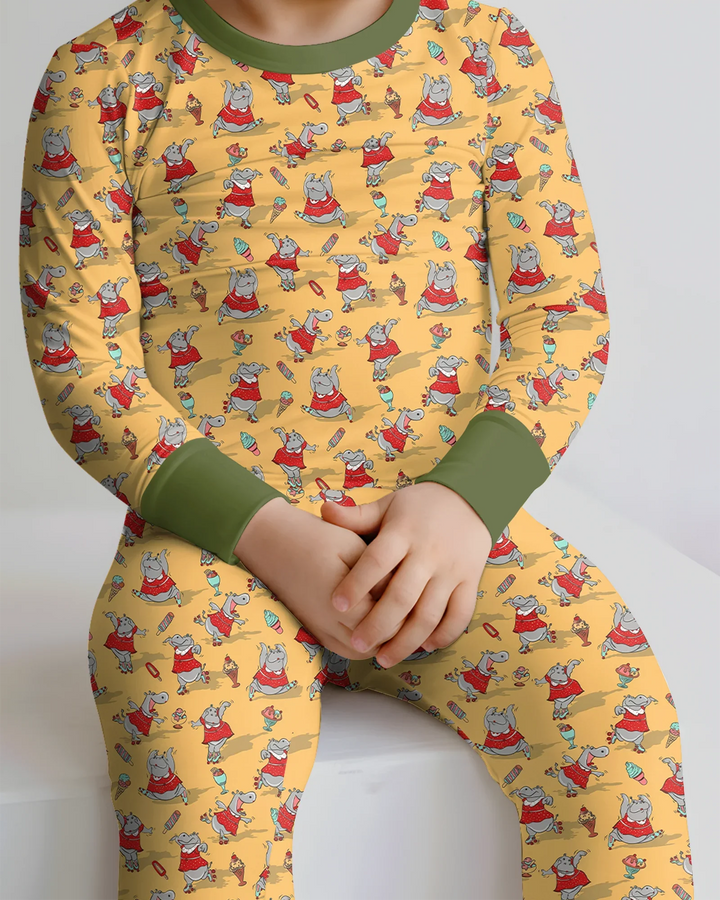Zweiteiliges Langarm-Pyjama-Set mit Sommerfrüchten
