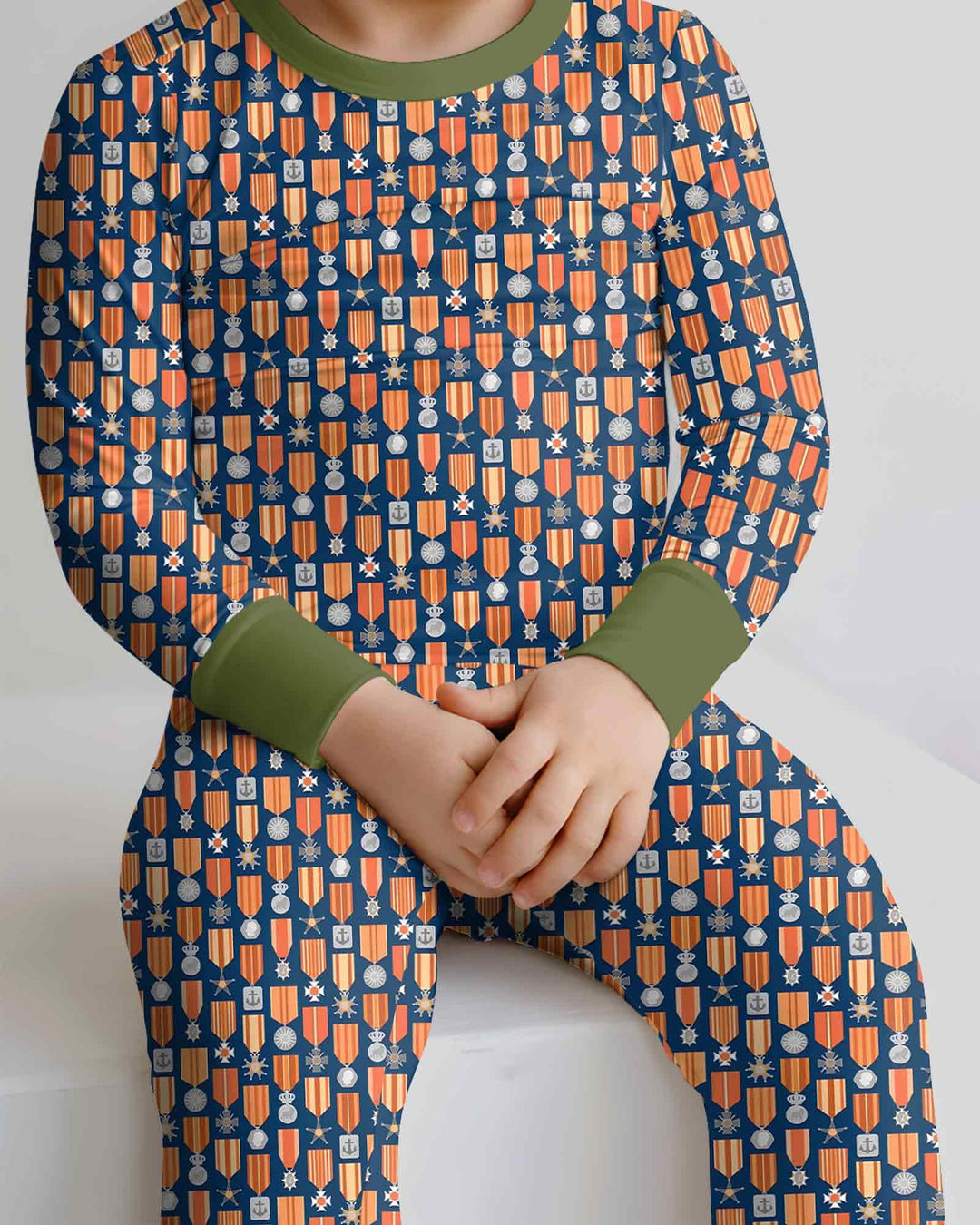 Zweiteiliges Langarm-Pyjama-Set mit Sommerfrüchten