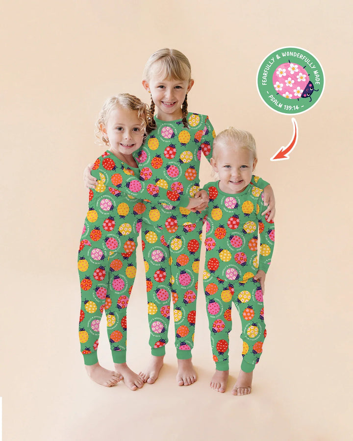 Zweiteiliges Langarm-Pyjama-Set mit Sommerfrüchten