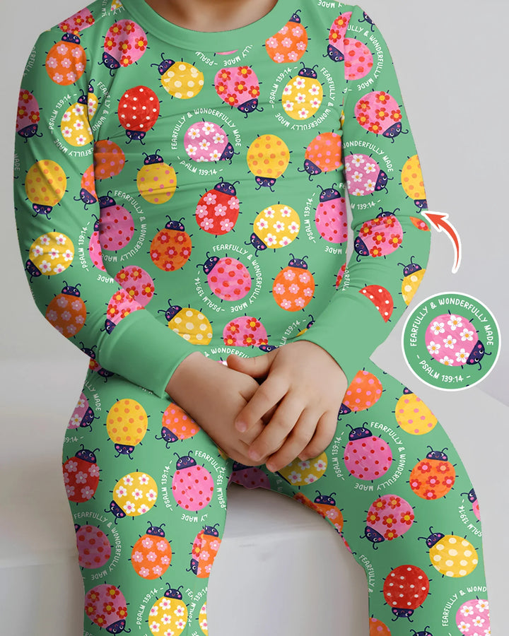 Zweiteiliges Langarm-Pyjama-Set mit Sommerfrüchten