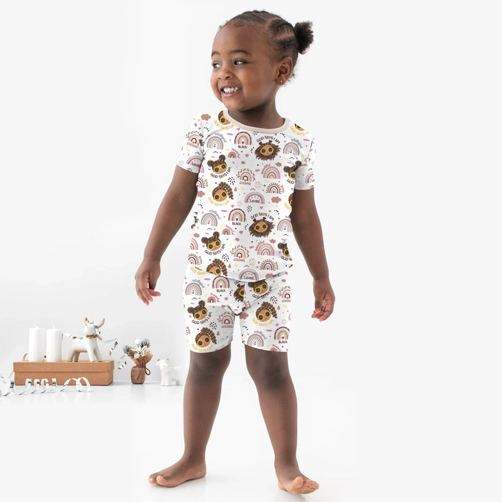 Template Zweiteiliges Pyjama-Set mit kurzen Ärmeln und Shorts