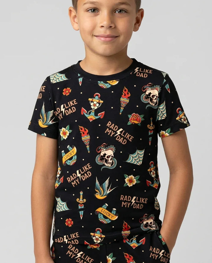 Template Zweiteiliges Pyjama-Set mit kurzen Ärmeln und Shorts