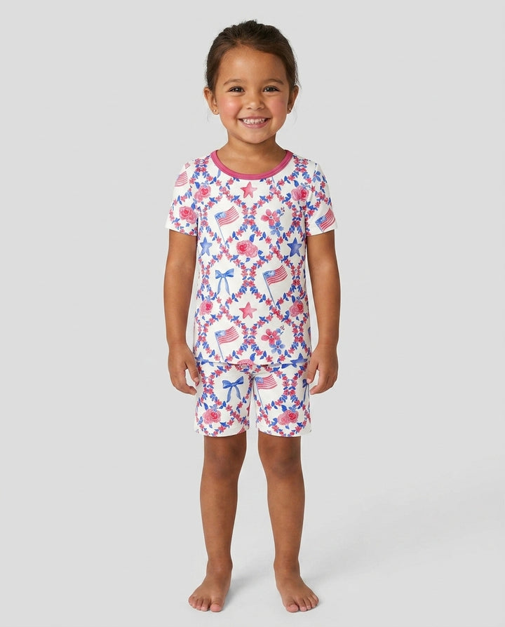 Template Zweiteiliges Pyjama-Set mit kurzen Ärmeln und Shorts