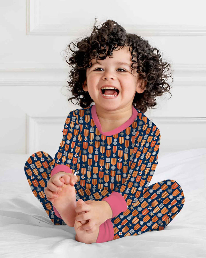 Zweiteiliges Langarm-Pyjama-Set mit Sommerfrüchten