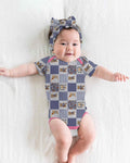 Gerippte Babykleidung mit individuellem Foto - Weich &amp; Skizzenhaft