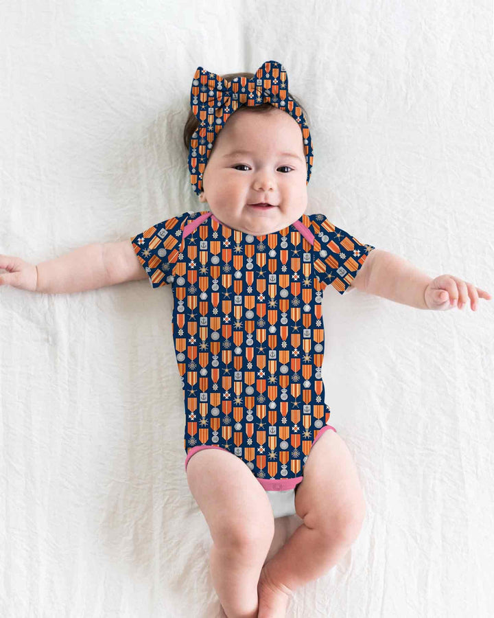 Gerippte Babykleidung mit individuellem Foto - Weich &amp; Skizzenhaft