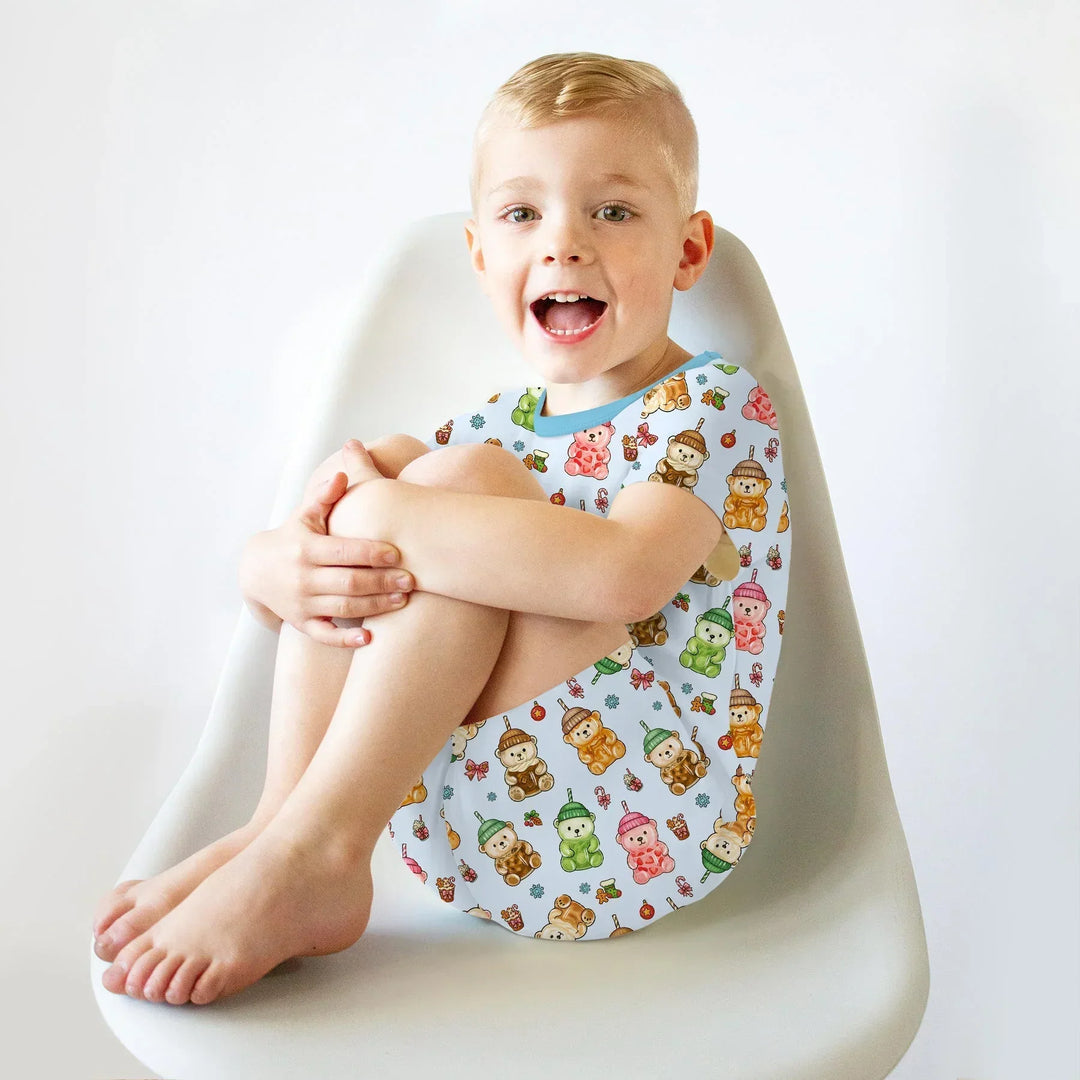Template Zweiteiliges Pyjama-Set mit kurzen Ärmeln und Shorts